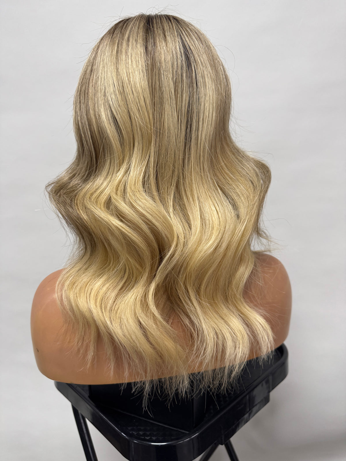 1090 – Natural Looking Human Hair Wigs