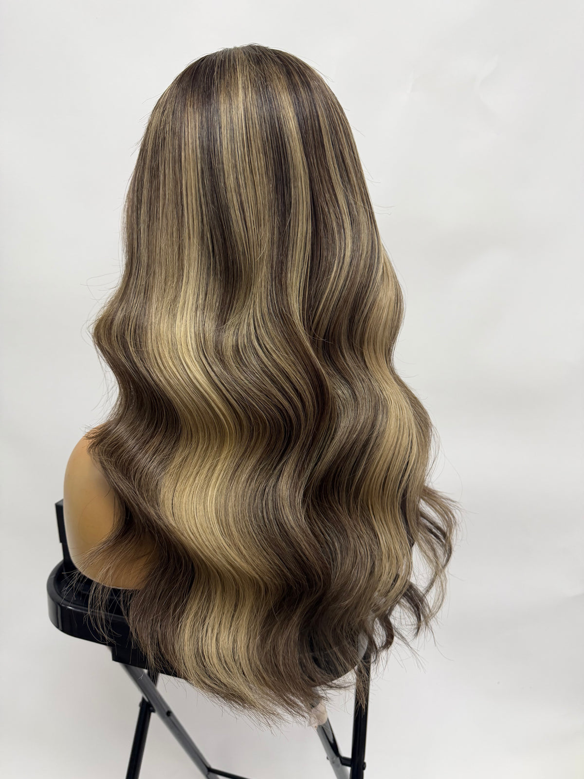 943 – Natural Looking Human Hair Wigs