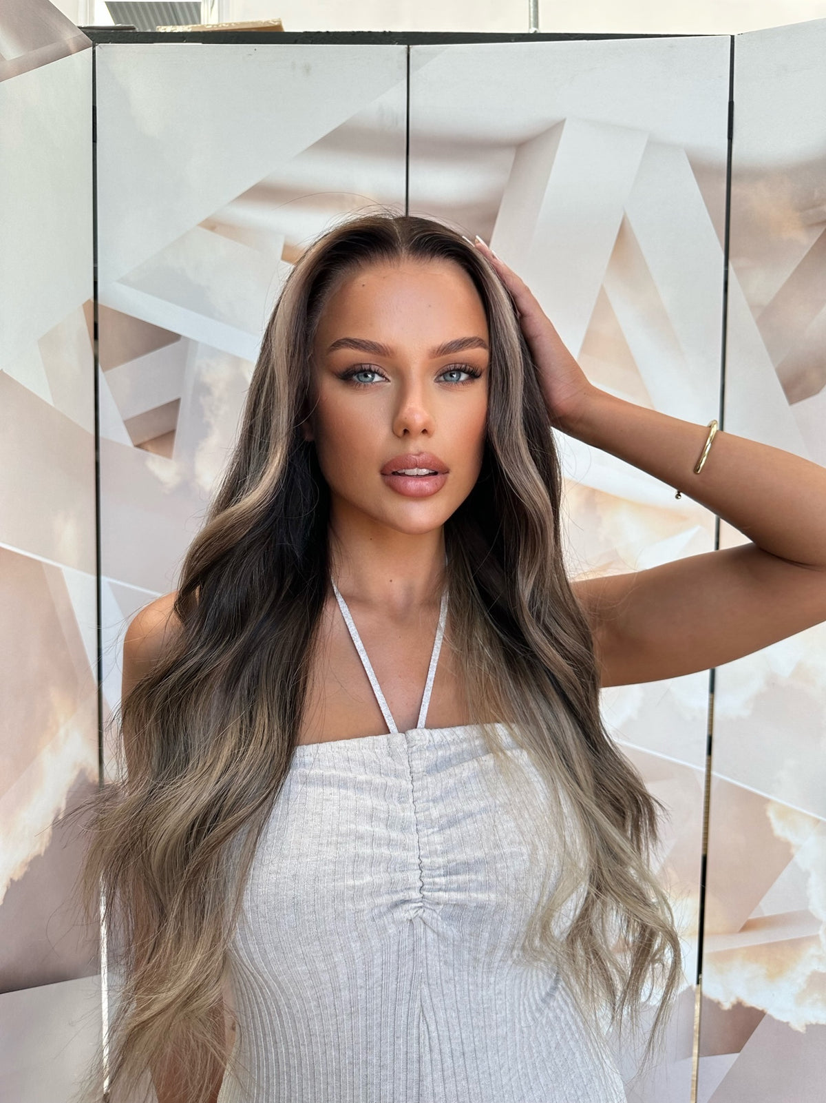 Ash blonde ombre wig with natural dark roots