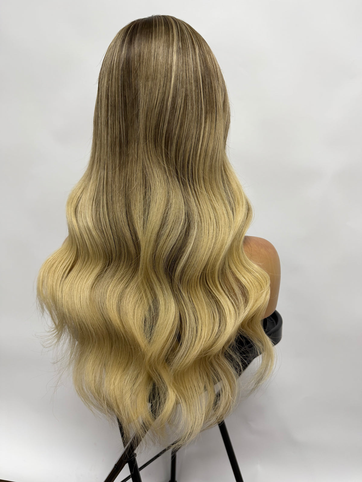 928 – Natural Looking Human Hair Wigs