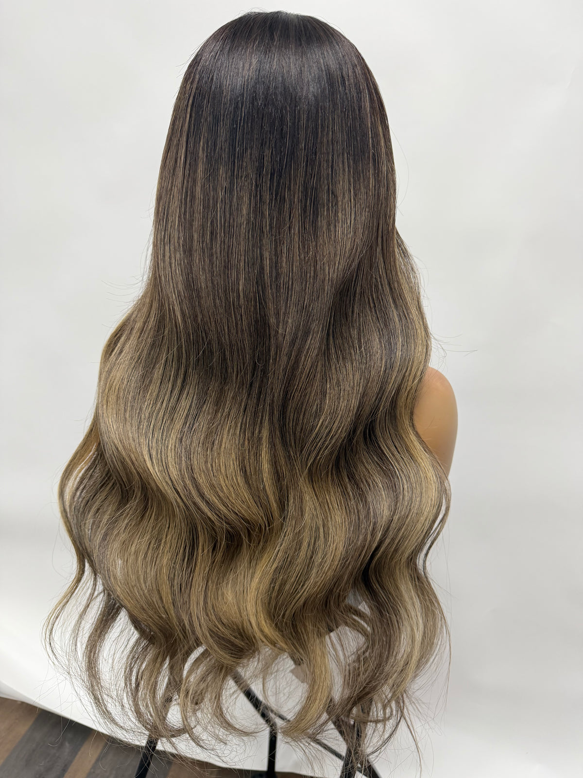 926 – Natural Looking Human Hair Wigsn