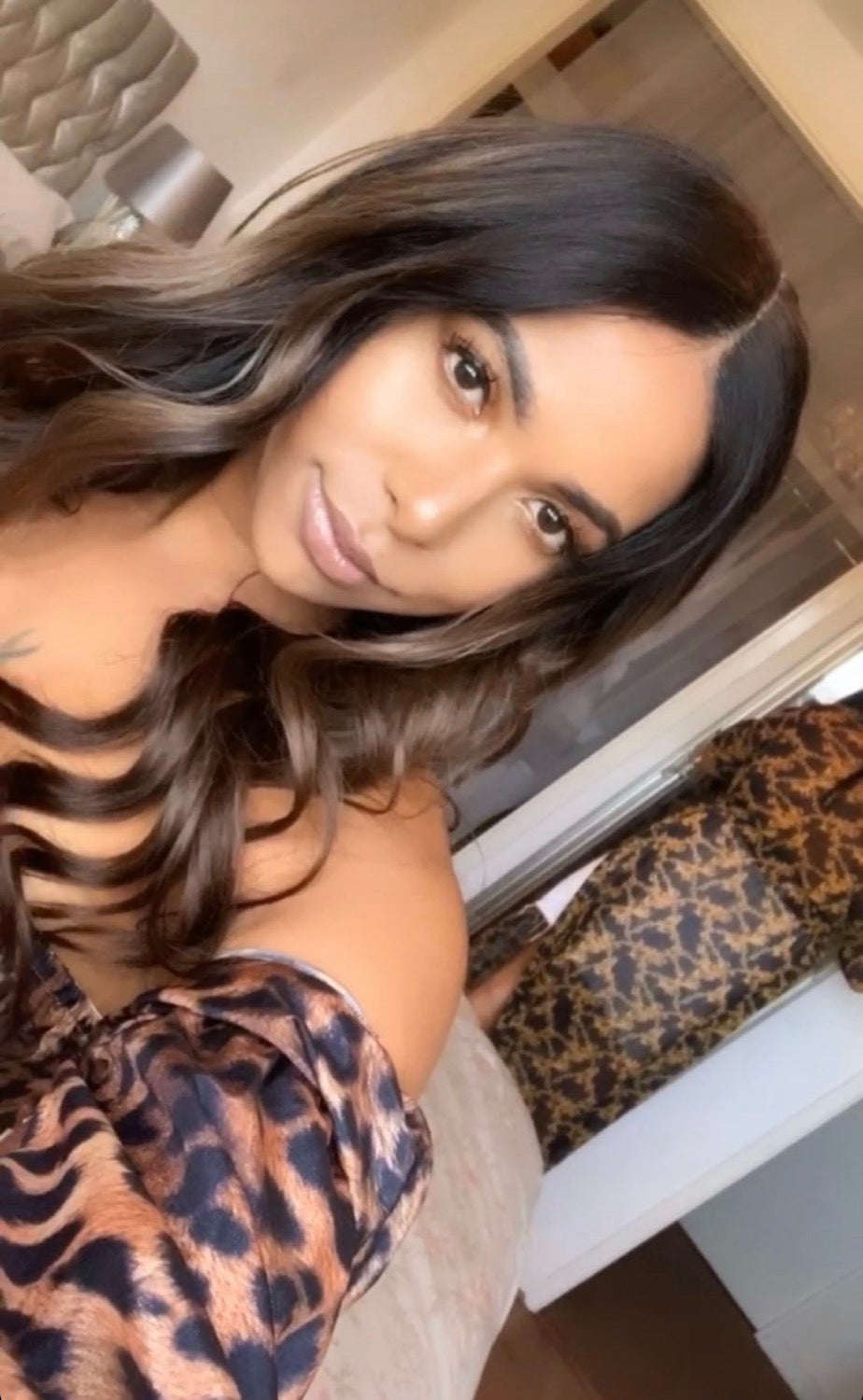 Kristy Light brown curly lace front wig with natural volume - Nuolawigs-UK