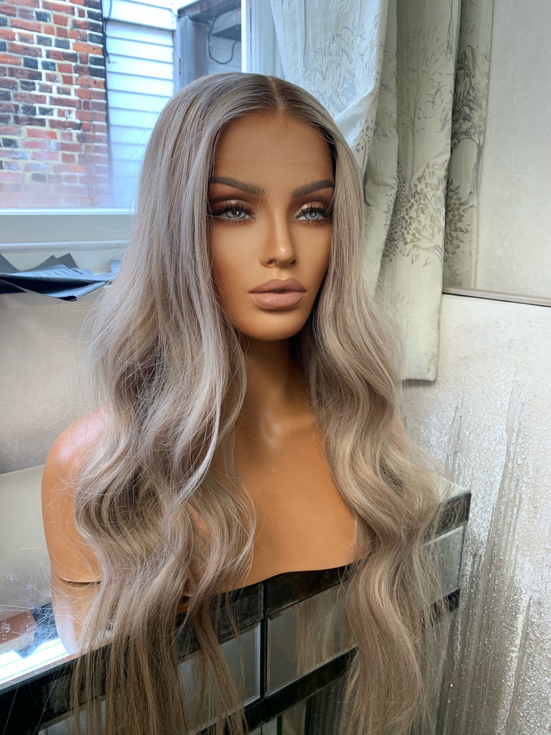 Leah Platinum blonde straight human hair wig with HD lace front - Nuolawigs-UK