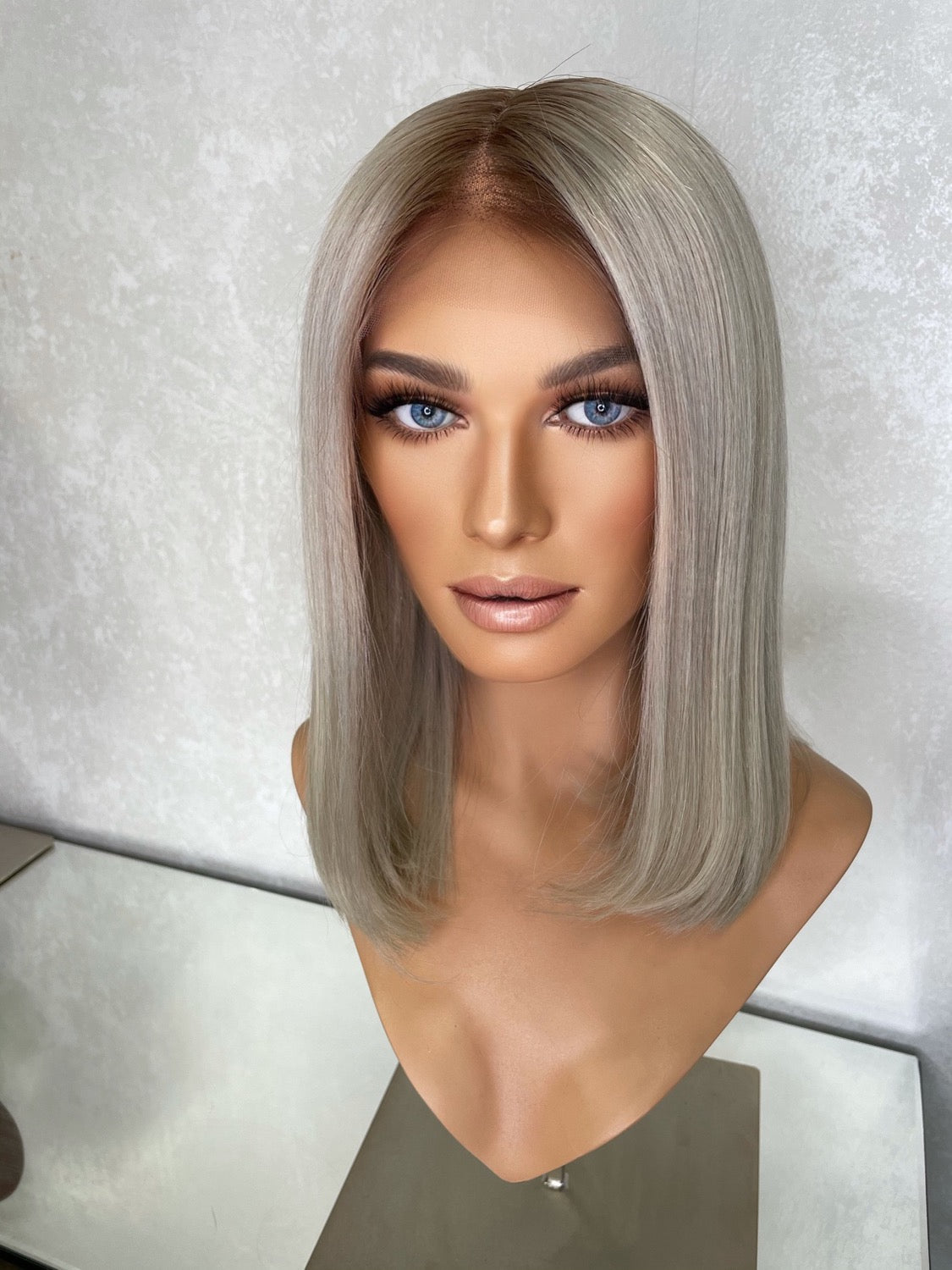 Melanie Platinum white straight wig with natural hairline - Nuolawigs-UK