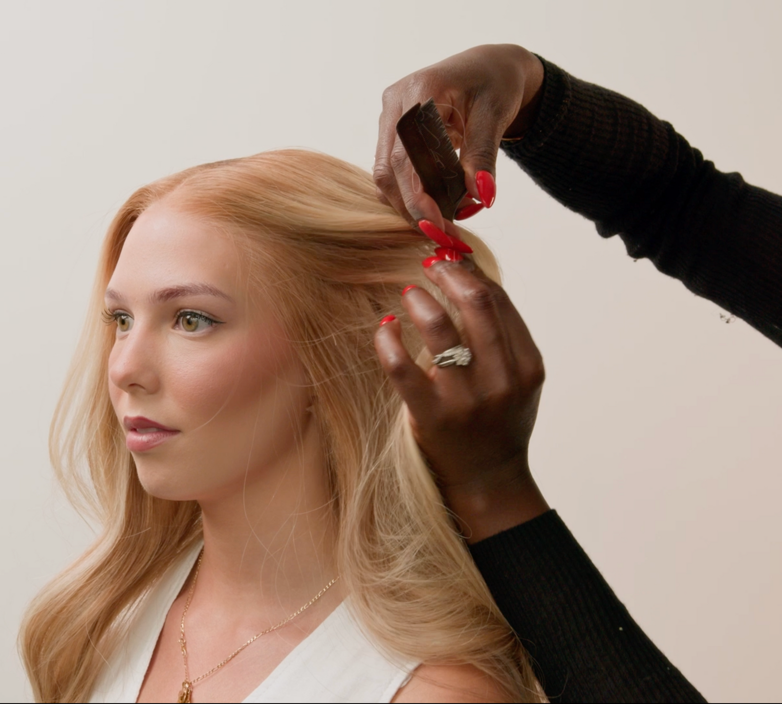 Fitting - Nuolawigs-UK