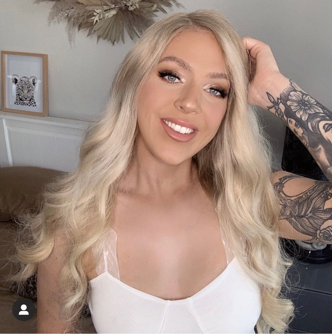 Ashley Platinum blonde curly human hair wig with full volume - Nuolawigs-UK