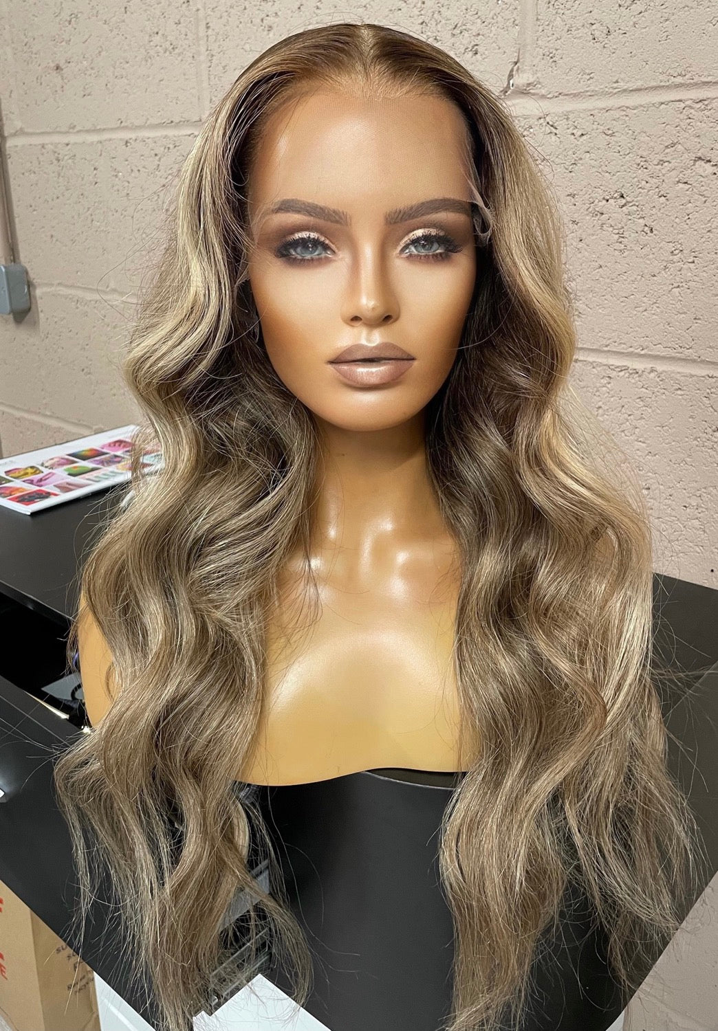 Chrissy - Nuolawigs-UK