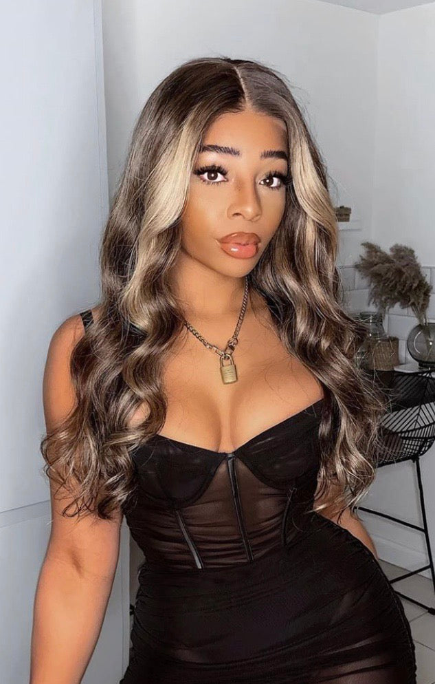Kelly - Nuolawigs-UK