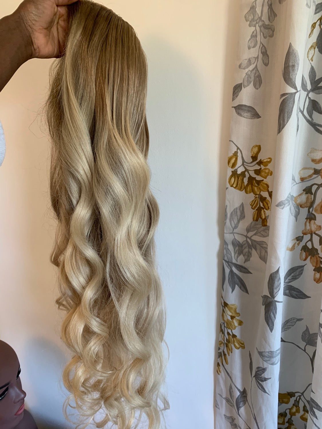 Elena - Nuolawigs-UK