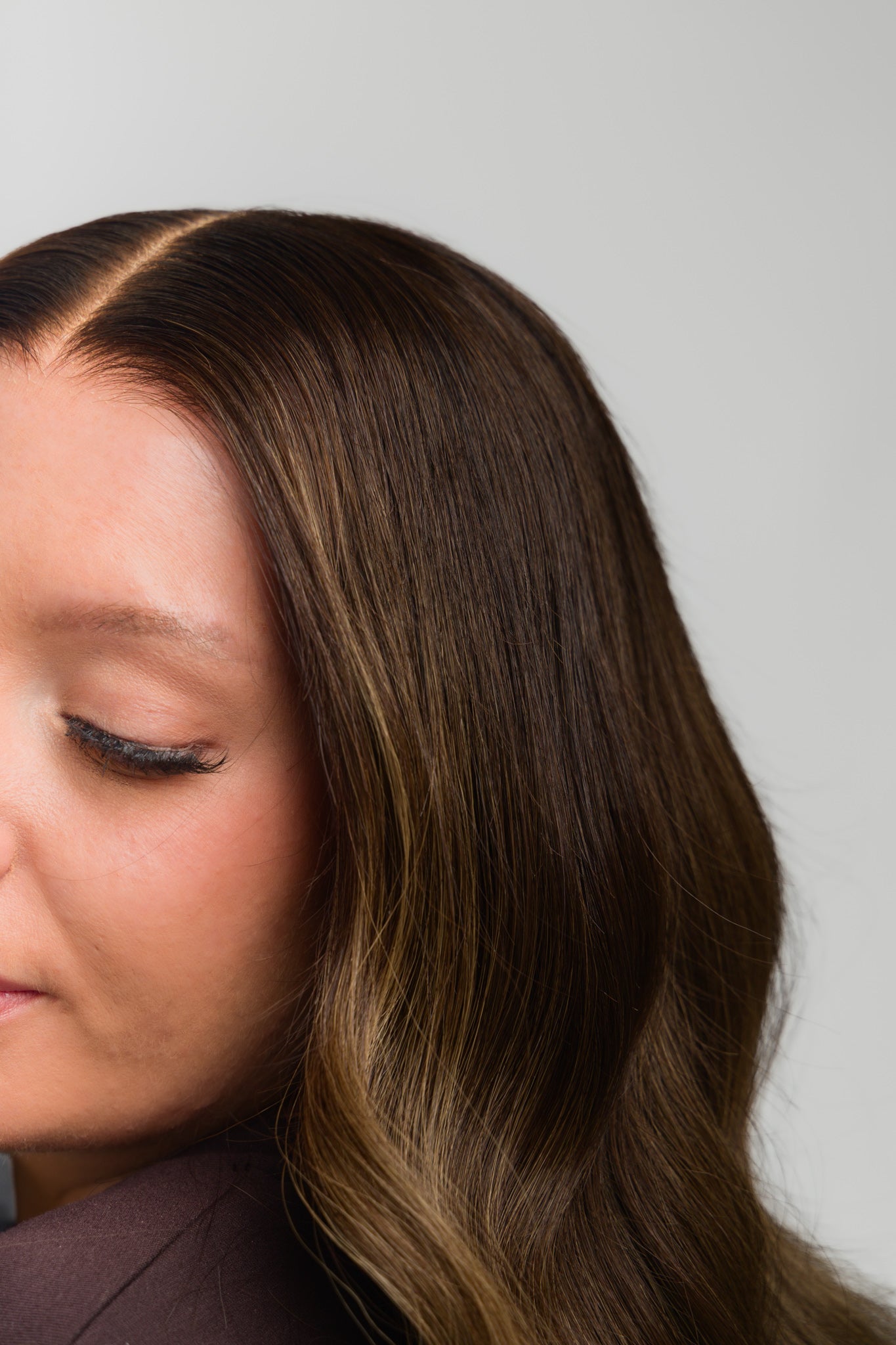 Collection of glueless real human hair wigs by Nuola Wigs – easy wear, secure fit, natural styles for women in the UK, USA, and Canada.